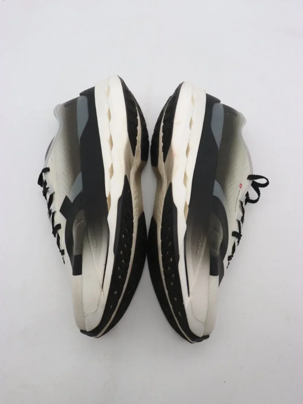 ON Running Cloudboom Max 'White Black' Men's Size 10.5 Sneakers 3MF30310462